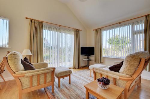 Attleborough House | Oak Tree Cottage