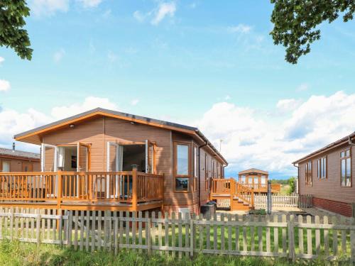 Stonham Aspal House | Oak Tree Holiday Lodge