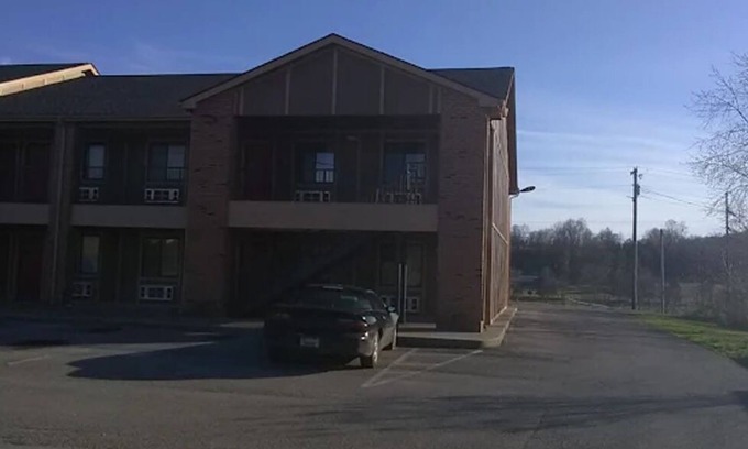 Irvine Hotel | Oak Tree Inn