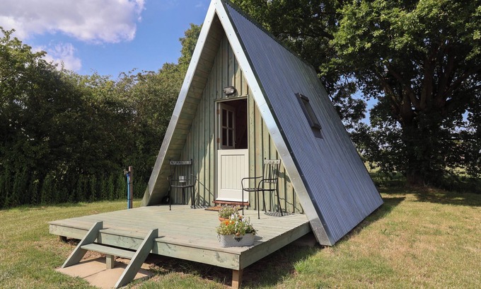 Woodbridge Cottage | OAK TREE, romantic, character holiday cottage in Otley, Suffolk