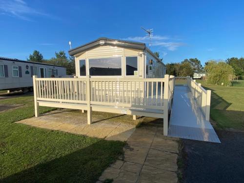 Mablethorpe Apartment | Oak Village 64 - Grange Leisure disability caravan - pet friendly, wifi and ramped decking