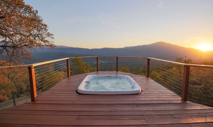 Oakhurst House | Oakhurst Home With a View