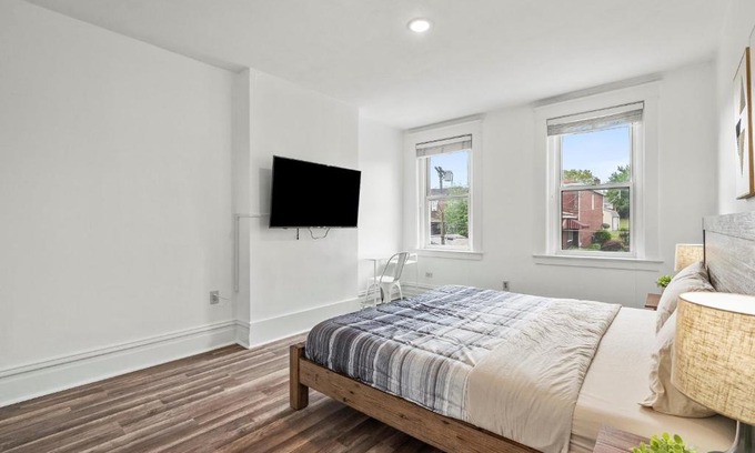 Pittsburgh House | Oakland/University @D Modern and Spacious Private Bedroom with Shared