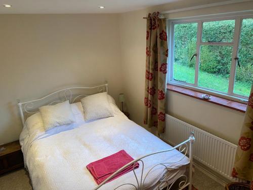 Lodsworth Bed & Breakfast | Oakleaves