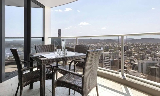 Brisbane Apartment | Oaks Brisbane Aurora Suites