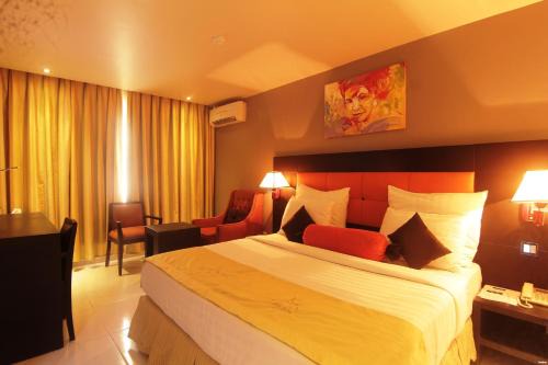 Somolu Hotel | Oakspring Hotel and Luxury Suites