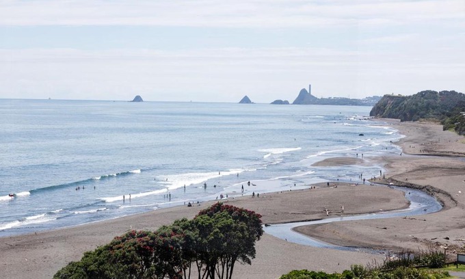 Oakura House | Oakura Beach Front - Apartment 1