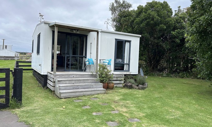 Kaitake Apartment | Oakura, Taranaki accommodation for two on Ahu Ahu Road, close to beach & village
