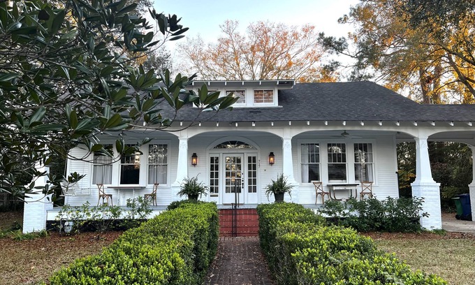 Covington House | "Oakview" - Historic Arts and Crafts hideaway at Columbia Street River Landing