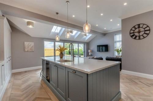 Cuckney House | Oakview Holiday Home