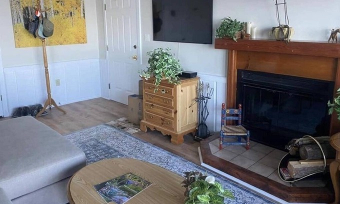 Mackinac Island Condo | Oakwood 13 Full Condo with Kitchen, Great Sunset Views!
