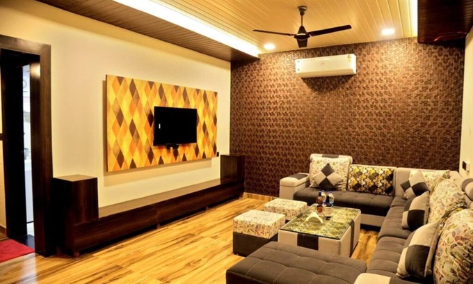 Udaipur District Villa | Oakwood by Ebony Stays – 2BHK Getaway in Udaipur with Pool & Lounge Area