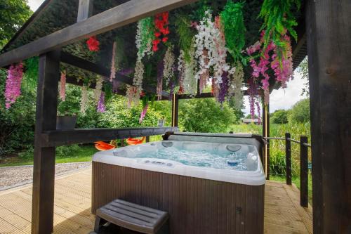 Selby Apartment | Oakwood Lodges with Hot tubs York