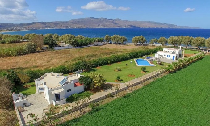 Tavronitis Villa | Oasea