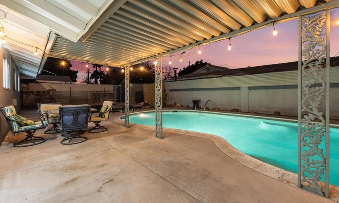 Rancho Oakey House | Oasis Hideaway!