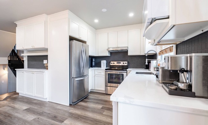 Angrignon House | Oasis in Angrignon DT MTL - 4 Parking - near Metro