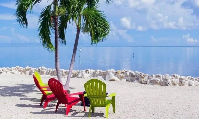 Marathon House | Oasis in The Keys-Kayaks-Paddle Boards-Cabana Club