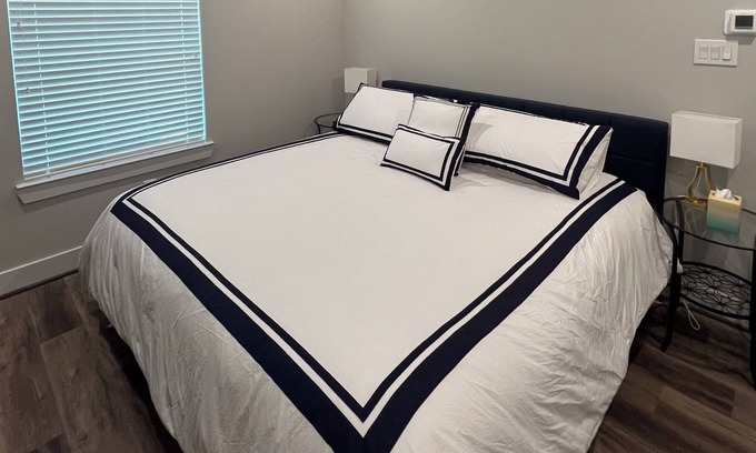 Spring Branch East House | Oasis near Northwest Transit Ctr