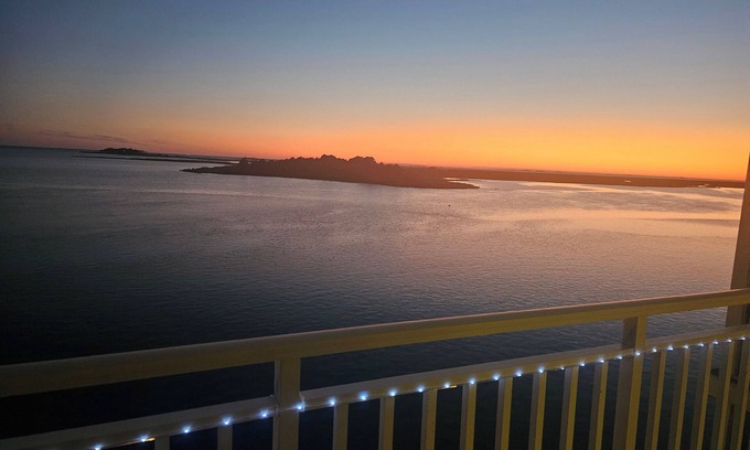 Crisfield Condo | Oasis On the Bay-Luxury 3-bedroom condo