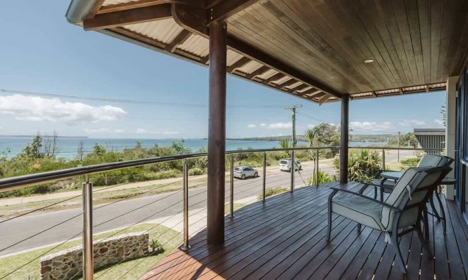 Vincentia House | Oasis on the beach Su