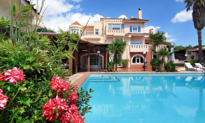 Saronikos Villa | Oasis pool house in Lagonisi