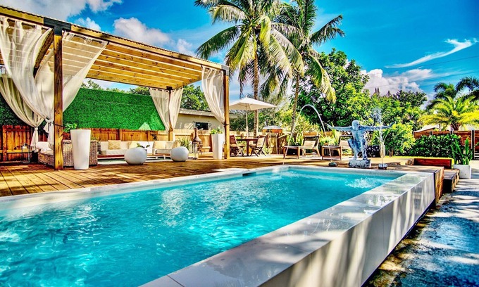 South Middle River House | Oasis with Insane Outdoor Area Near Wilton Manors