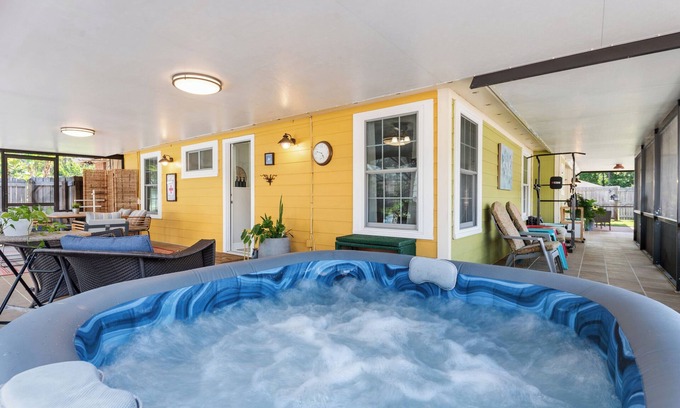 Del Rio House | Oasis with Pool and Bath- Privacy and Comfort