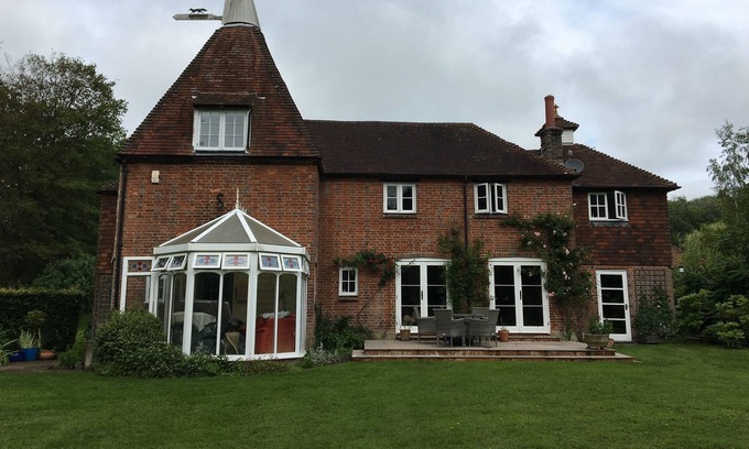 Uckfield Bed & Breakfast | Oast Acre House - tranquillity and seclusion