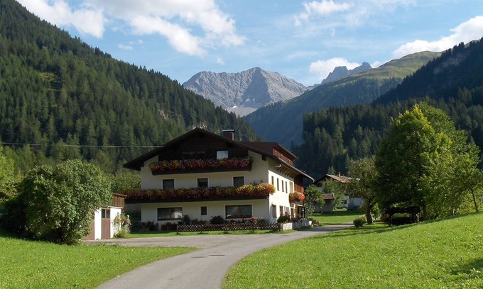 Bach Apartment | Oberbach apartment for 2 people with a view of the mountains