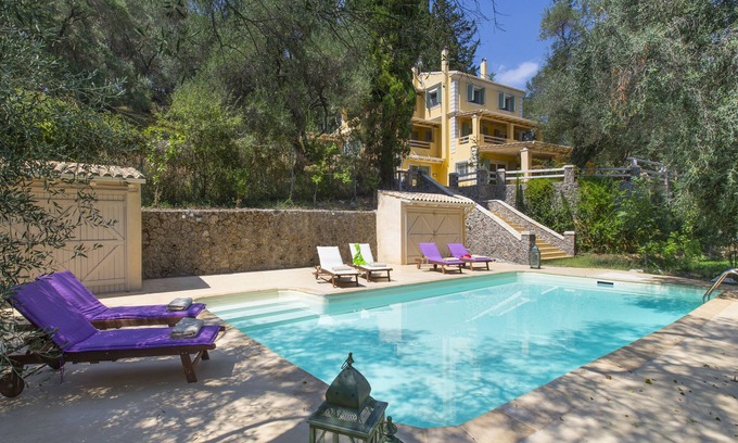 Limni House | OBERON-A Cozy 2 bedroom/2 Bathroom Residence at IL Giardino Segreto Di Prospero