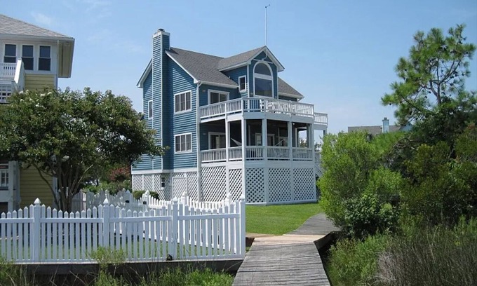 Manteo House | OBX: Pirate's Cove/Waterfront 55ft Dock/Beach/Community Pool&Hottub/Marina/Fish