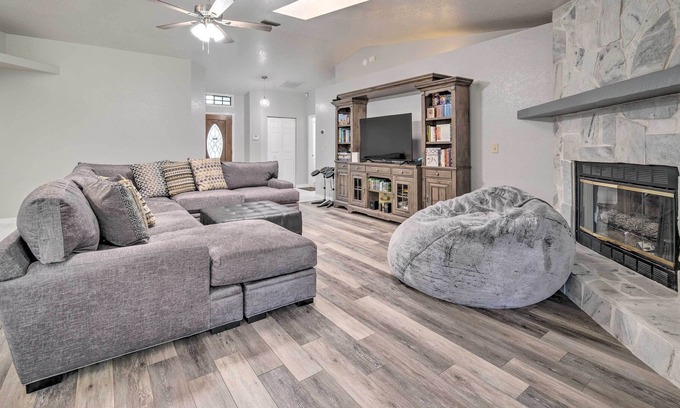 Ocala House | Ocala Home w/ Fireplace + Near Golf Courses!