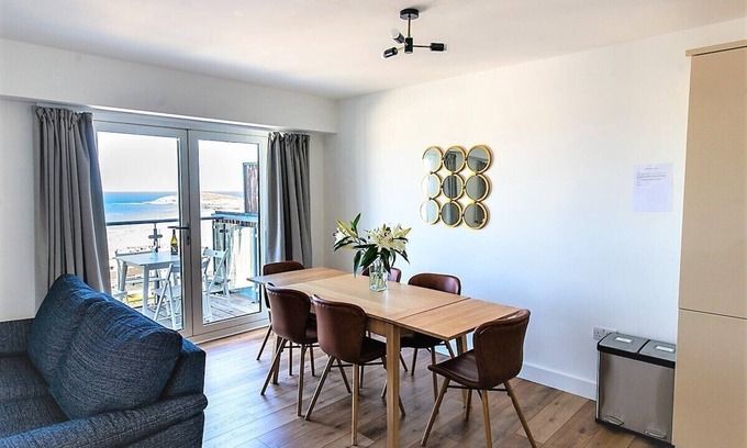 Newquay Apartment | Ocean 1 Apartment Overlooking Fistral Beach