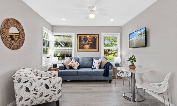 Boynton Beach Apartment | OCEAN AIR & SALTY HAIR