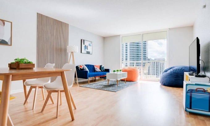 Brickell Condo | Ocean and City Views Lux Miami Brickell Condo Sleeps 4, King Bed