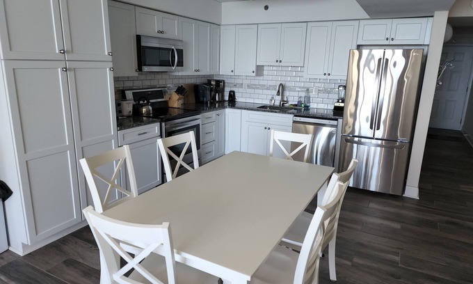 North Ocean City Condo | OCEAN AND FRONT VIEWS! - 17th Flr ~winter/spring deals~ INDOOR POOLS YEAR ROUND