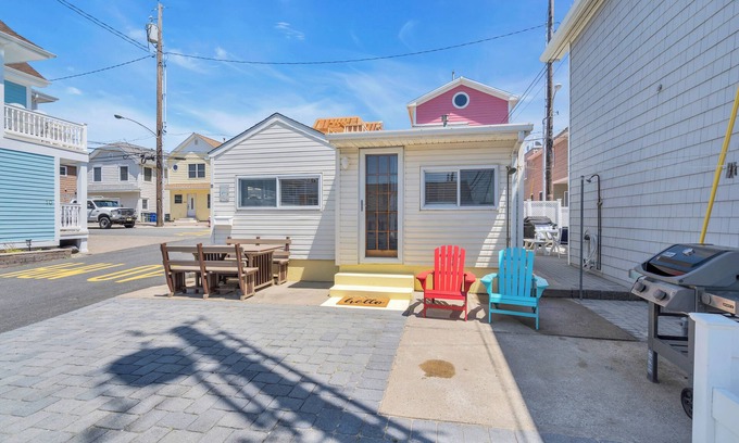 Lavallette House | Ocean Beach 1: Charming 2 Bedroom 1 Bath, Steps To The Beach Home