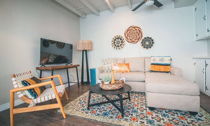 Ocean Beach Condo | Ocean Beach 1br Sunny Getaway