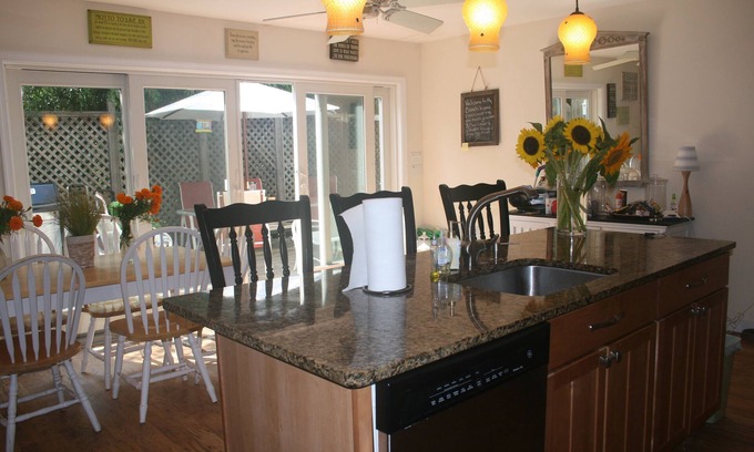 Ocean Beach House | Ocean Beach 5 Bedroom Spectacular Home centrally located.
