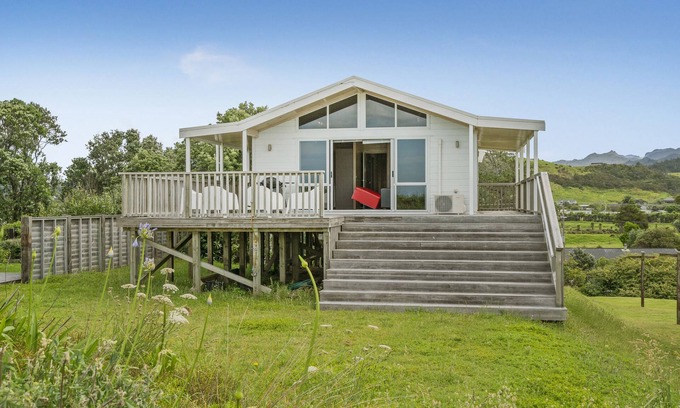 Tairua House | Ocean Beach Beauty - Tairua Holiday Home