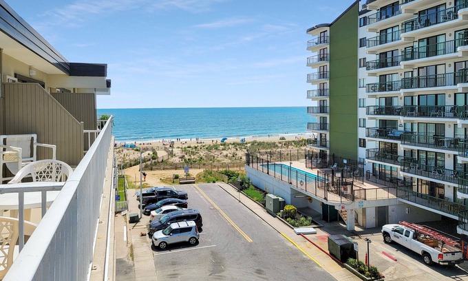 Midtown Ocean City Condo | Ocean Block and Ocean View 1 Bedroom Condo! Great midtown location less than a block from the beach and ocean! Summer View 404