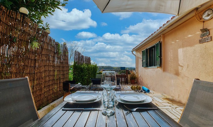 Mafra House | Ocean Blue Studio - Terrace + Mountain View + Barbecue+ Bikes + Fibre Internet