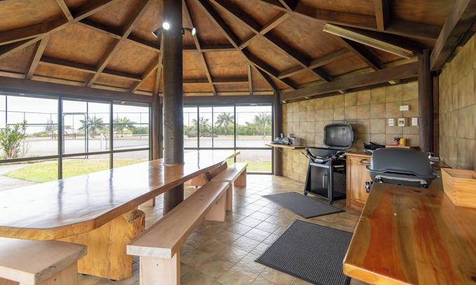 Burnt Pine Apartment | Ocean Breeze Cottages
