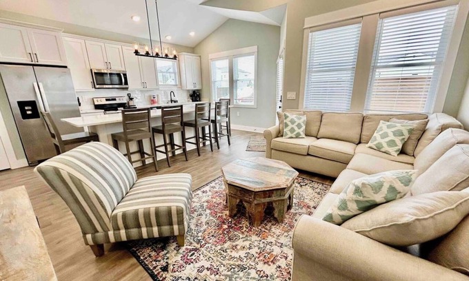 Corolla Light Condo | Ocean Breeze: New Condo Steps to the Beach