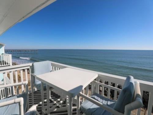 North Carolina Coast Apartment | Ocean Breeze - Stunning Views - Oceanfront - 3rd floor - You deserve a beach vacation! condo