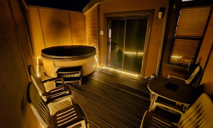 Smith River Cabin | Ocean Cabin 1 with Private Jacuzzi