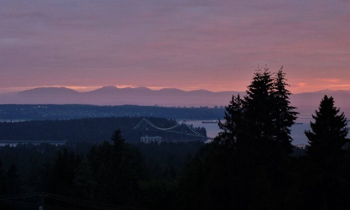 Upper Lonsdale Apartment | Ocean/city views; near downtown Vancouver, skiing, cruise ships; treehouse; deck