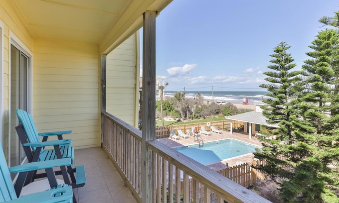 New Smyrna Beach Condo | Ocean Club at Turtlemound 107 - 2 bedroom 1 bath