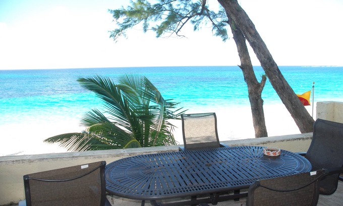 Paradise Island Villa | Ocean Front 3 Bedroom - 5 Minute Walk to Atlantis Complex