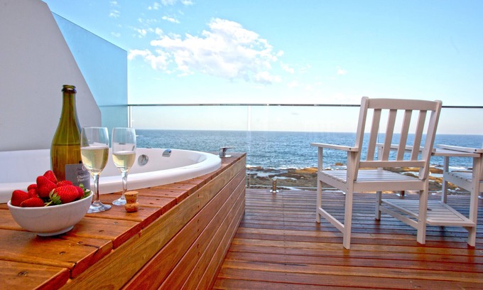 The Entrance Hotel | Ocean Front at The Entrance